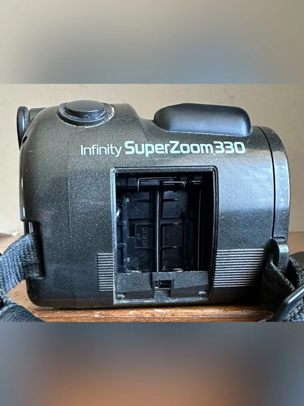 Olympus Infinity SuperZoom330 AF QUARTZDATE 35mm Film Camera w/38-105mm Lens